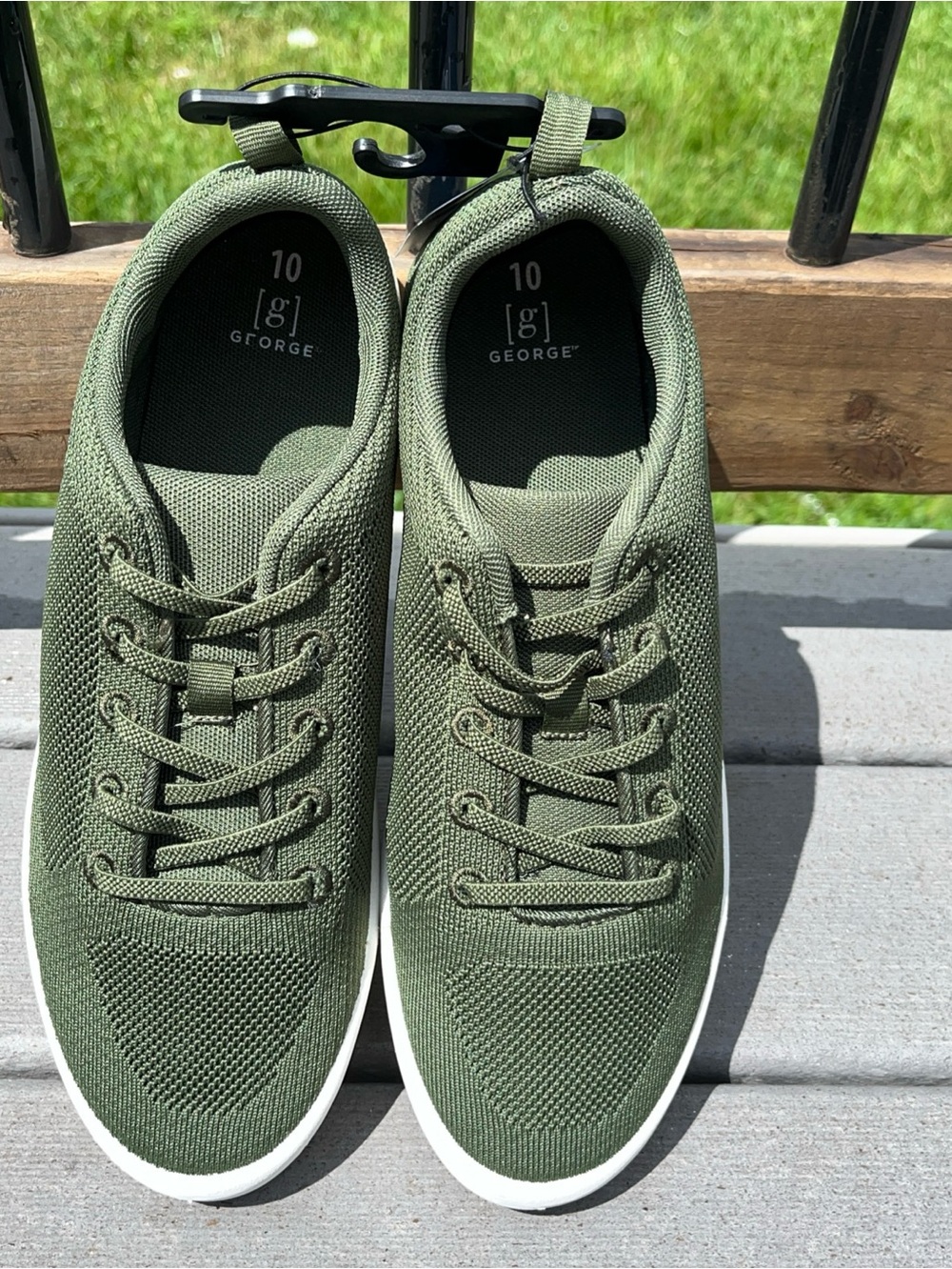 New George Slip On Sneakers Shoes Olive Green Men's Size 10 Knit Easy On/Off